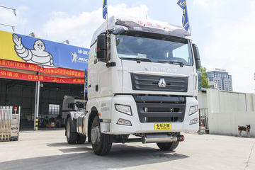 中国重汽 汕德卡SITRAK C7H重卡 360马力 4X2牵引车(危化运输)(ZZ4186V361HE1W)