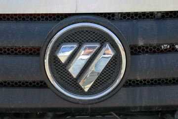 ���� ŷ����5ϵ�п� 170���� 4X2 6.2���Ű������ػ���ͼƬ