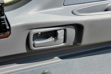 ���� ŷ����5ϵ�п� 170���� 4X2 6.2���Ű������ػ���ͼƬ