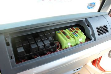 ���� ŷ����5ϵ�п� 170���� 4X2 6.2���Ű������ػ���ͼƬ