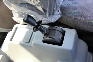 ���� ŷ����5ϵ�п� 170���� 4X2 6.2���Ű������ػ���ͼƬ