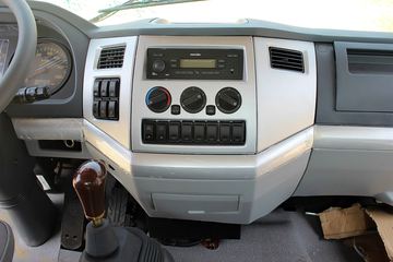 ���� ŷ����5ϵ�п� 170���� 4X2 6.2���Ű������ػ���ͼƬ