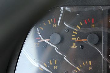 ���� ŷ����5ϵ�п� 170���� 4X2 6.2���Ű������ػ���ͼƬ