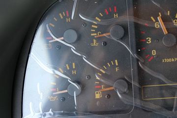 ���� ŷ����5ϵ�п� 170���� 4X2 6.2���Ű������ػ���ͼƬ