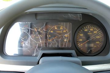 ���� ŷ����5ϵ�п� 170���� 4X2 6.2���Ű������ػ���ͼƬ