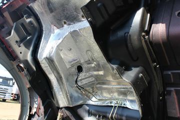 ���� ŷ����5ϵ�п� 170���� 4X2 6.2���Ű������ػ���ͼƬ