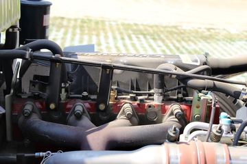 ���� ŷ����5ϵ�п� 170���� 4X2 6.2���Ű������ػ���ͼƬ