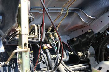 ���� ŷ����5ϵ�п� 170���� 4X2 6.2���Ű������ػ���ͼƬ