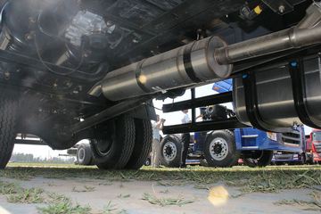 ���� ŷ����5ϵ�п� 170���� 4X2 6.2���Ű������ػ���ͼƬ