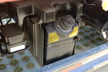 ���� ŷ����5ϵ�п� 170���� 4X2 6.2���Ű������ػ���ͼƬ