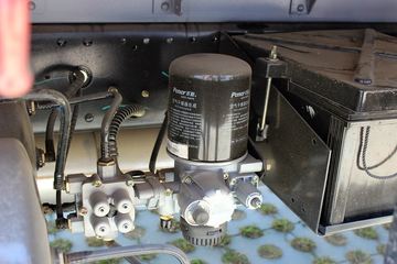 ���� ŷ����5ϵ�п� 170���� 4X2 6.2���Ű������ػ���ͼƬ