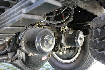 ���� ŷ����5ϵ�п� 170���� 4X2 6.2���Ű������ػ���ͼƬ