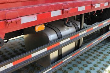 ���� ŷ����5ϵ�п� 170���� 4X2 6.2���Ű������ػ���ͼƬ