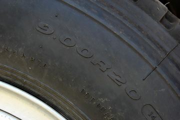 ���� ŷ����5ϵ�п� 170���� 4X2 6.2���Ű������ػ���ͼƬ