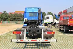 福田 欧曼ETX 6系重卡 245马力 6X2 9.53米厢式载货车底盘(BJ5257XXY-XA)