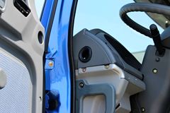 福田 欧曼ETX 6系重卡 245马力 6X2 9.53米厢式载货车底盘(BJ5257XXY-XA)