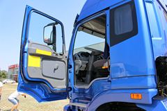 福田 欧曼ETX 6系重卡 245马力 6X2 9.53米厢式载货车底盘(BJ5257XXY-XA)