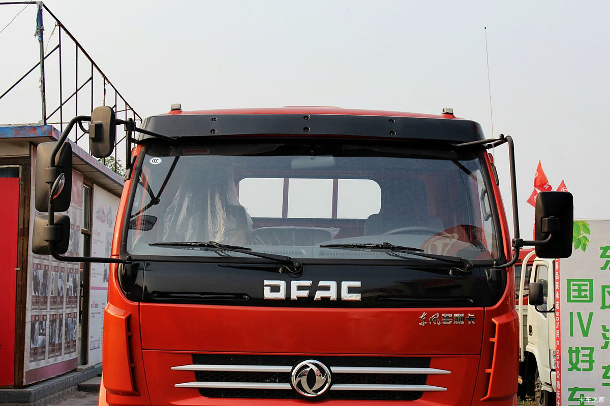  D8 136 4X2 6.12Űػ(DFA1140L11D6)                                                