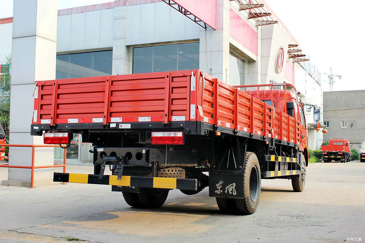  D8 136 4X2 6.12Űػ(DFA1140L11D6)                                                