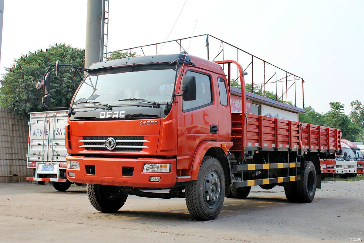  D8 136 4X2 6.12Űػ(DFA1140L11D6)                                                