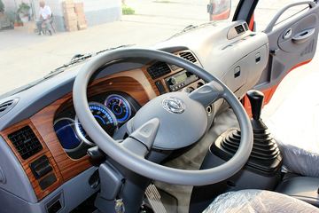 ���� ������D8 136���� 4X2 6.12���Ű������ػ���ͼƬ