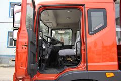 东风 多利卡D9中卡 160马力 4X2 6.8米栏板载货车(DFA1161L10D7)