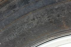 东风 多利卡D9中卡 160马力 4X2 6.2米栏板载货车(DFA1140L10D6)