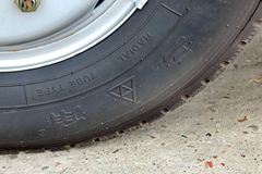 东风 锐铃L 116马力 4.15米单排栏板轻卡(DFA1041S11D2)