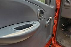 东风 凯普特C 140马力 6.2米排半栏板轻卡(DFA1140L11D6)