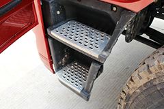 跃进 超越C500中卡 180马力 4X2 6.7米排半栏板载货车(NJ1131ZQDDWZ)