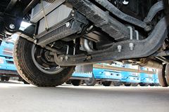 跃进 超越C500中卡 180马力 4X2 6.7米排半栏板载货车(NJ1131ZQDDWZ)