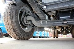 跃进 超越C500中卡 180马力 4X2 6.7米排半栏板载货车(NJ1131ZQDDWZ)