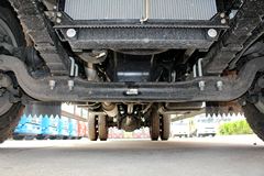 跃进 超越C500中卡 180马力 4X2 6.7米排半栏板载货车(NJ1131ZQDDWZ)