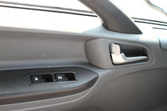 江淮 格尔发K6中卡 165马力 4X2 6.8米排半载货车(中高顶)(迈斯福动力)(HFC1161PZ5K1E1AF)