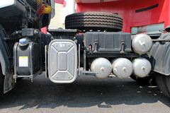 东风柳汽 乘龙M7重卡 385马力 6X4牵引车(东风康明斯)(LZ4251QDCA)