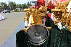 东风康明斯ISL9.5-400E40A 400马力 9.5L 国四 柴油发动机