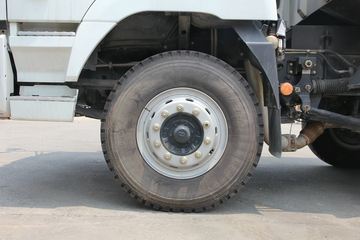 华菱之星 重卡 336马力 8X4 6.5米自卸车(HN3310BC34B8M4)底盘图片