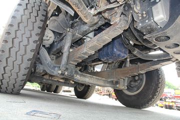 华菱之星 重卡 336马力 8X4 6.5米自卸车(HN3310BC34B8M4)底盘图片