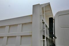 华菱之星 重卡 336马力 8X4 6.5米自卸车(HN3310BC34B8M4)