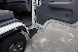 新凯运&nbsp;冷藏车驾驶室图片