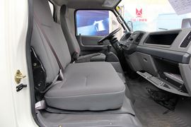 新凯运&nbsp;冷藏车驾驶室图片