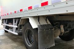 江铃 新顺达 109马力 4.21米单排厢式轻卡(JX5044XXYXGE2)