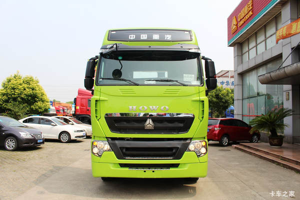 中国重汽 HOWO T7H重卡 440马力 4X2牵引车(空气悬架)