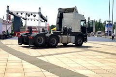 沃尔沃 新FM重卡 460马力 6X2R牵引车(后提升桥)