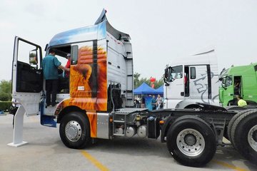 й ǵ¿SITRAK C7Hؿ 440 6X2Rǣ(ʻ)(ZZ4256V323HD1)ͼƬ
