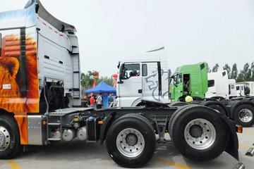 �й����� �ǵ¿�SITRAK C7H�ؿ� 440���� 6X2Rǣ����(�ʻ��������)ͼƬ