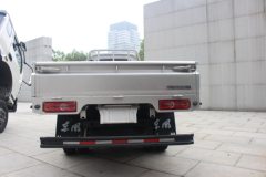 东风 小霸王V 82马力 3.3米单排栏板微卡