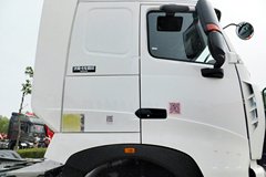中国重汽 HOWO T7H重卡 440马力 6X4牵引车(白色)(ZZ4257V324HD1B)