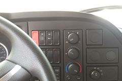 北奔 V3HT重卡 430马力 6X2牵引车(中提升桥)