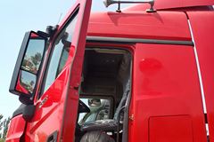 北奔 V3HT重卡 430马力 6X2牵引车(中提升桥)